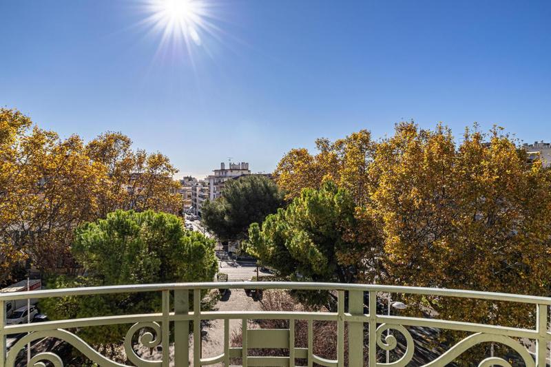 Appartement - 97 m² - 4 pièces