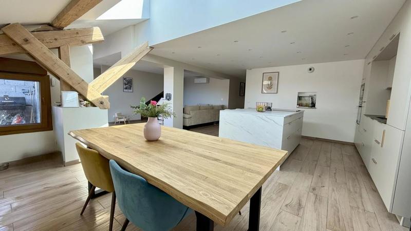 Duplex - 136 m² - 5 pièces