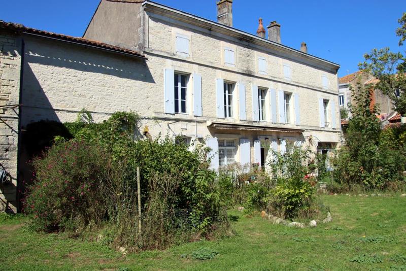Maison de maîtres - 208 m² - 8 pièces
