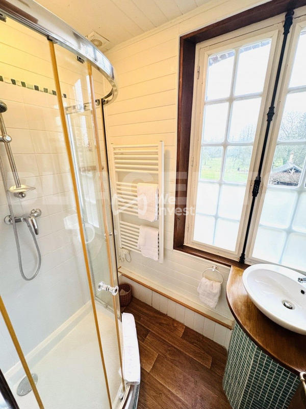 Maison - 264 m² - 7 pièces