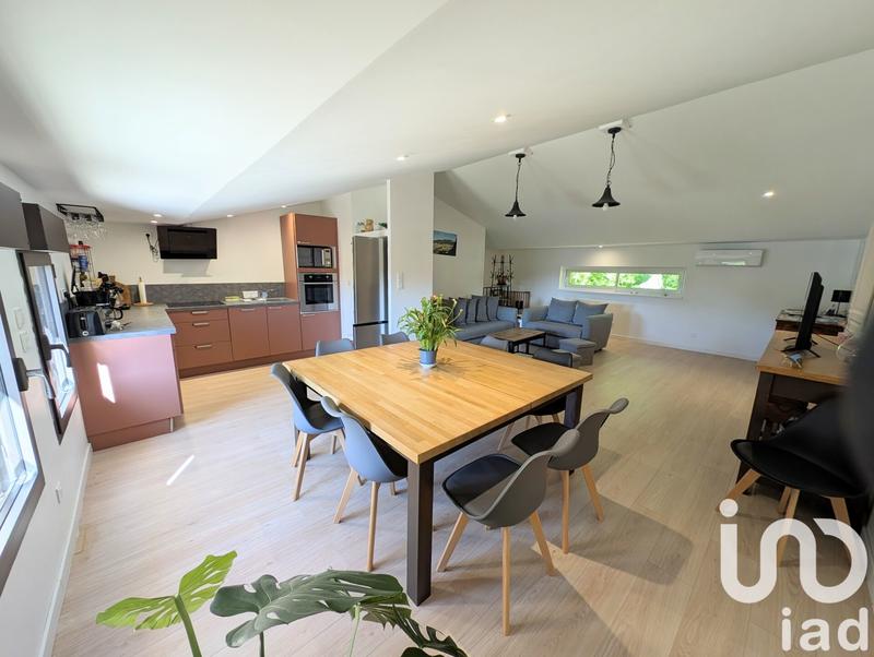 Maison - 279 m² - 9 pièces