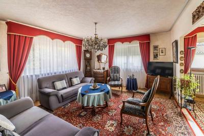 Maison - 180 m² - 8 pièces