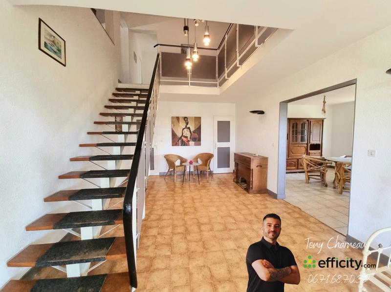 Maison - 260 m² - 5 pièces