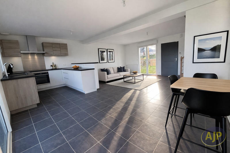 Maison - 96 m² - 4 pièces