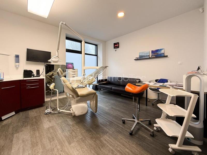 Bureau - 164 m² - 7 pièces