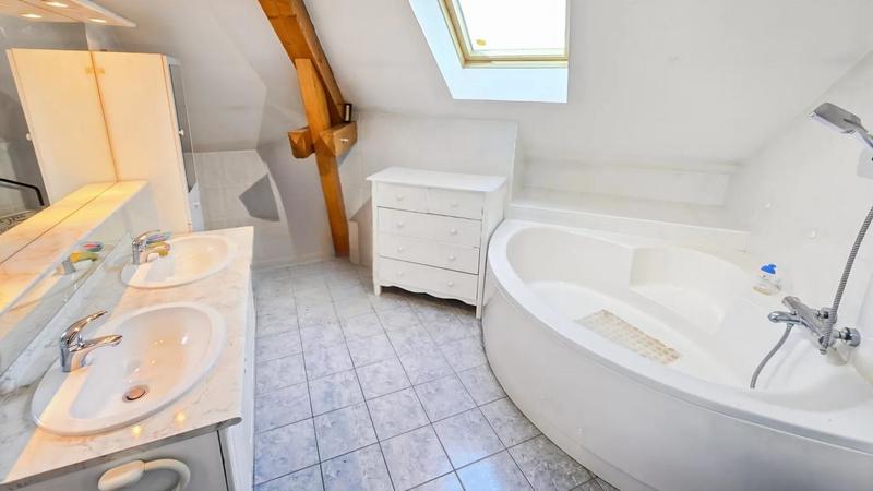 Maison - 147 m² - 6 pièces