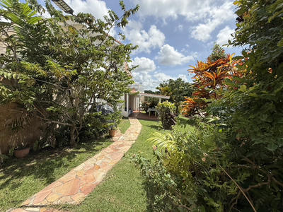 Propriété - 350 m² - 10 pièces