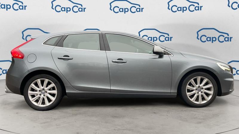 Volvo V40 2.0 D2 AdBlue120 R-Design - Entretien constructeur