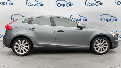 Volvo V40 2.0 D2 AdBlue120 R-Design - Entretien constructeur