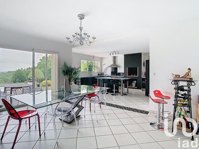 Maison - 203 m² - 5 pièces