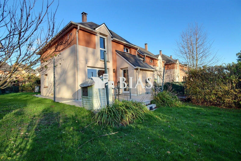 Maison - 101 m² - 5 pièces
