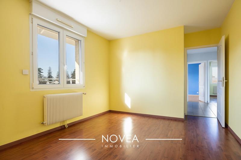 Maison traditionnelle - 179 m² - 8 pièces