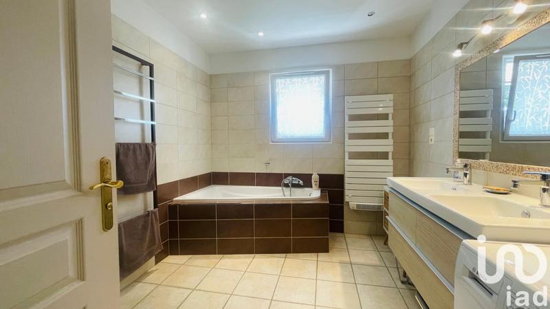 Maison - 191 m² - 7 pièces