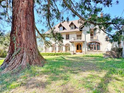 Château - 780 m² - 20 pièces