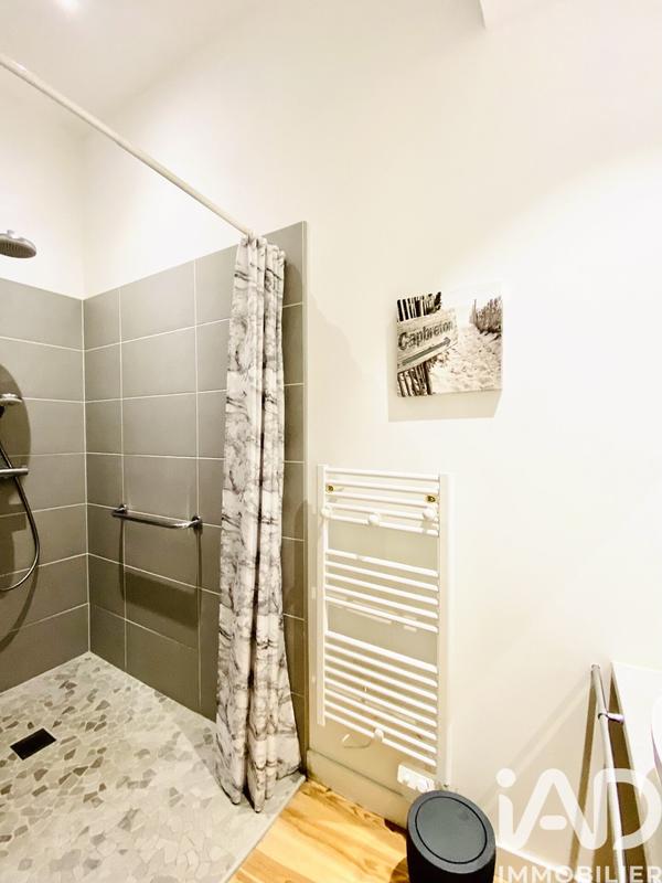 Maison - 220 m² - 7 pièces