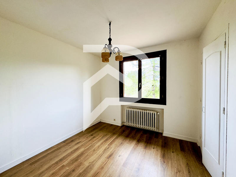 Maison - 220 m² - 7 pièces