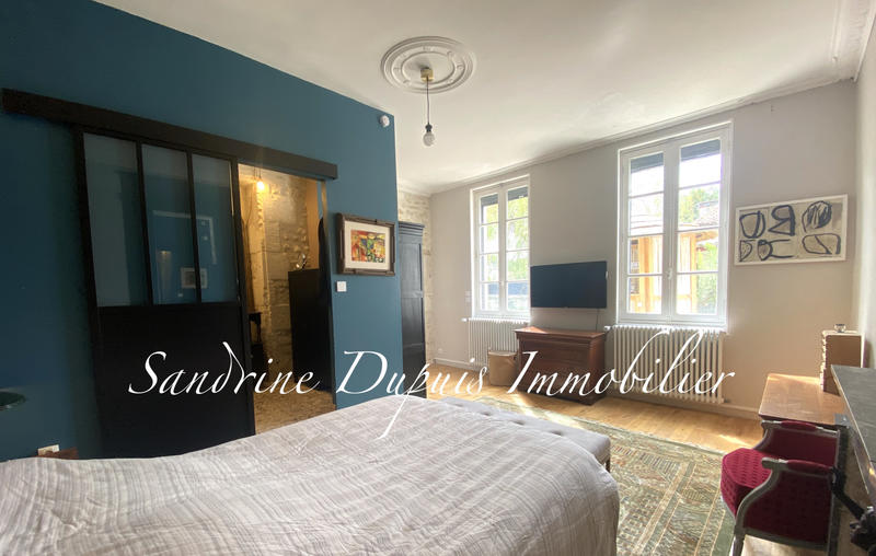 Propriété - 230 m² - 8 pièces