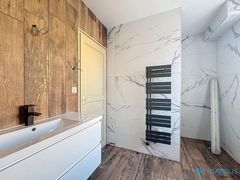 Appartement - 80 m² - 4 pièces