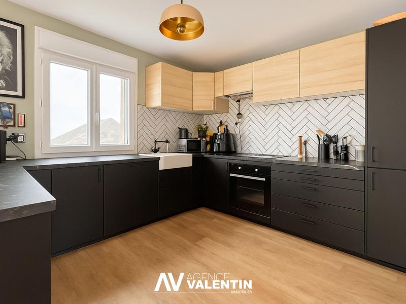 Maison - 95 m² - 5 pièces