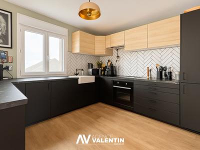 Maison - 95 m² - 5 pièces