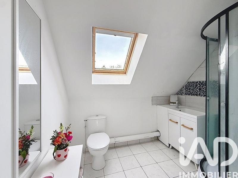 Maison - 99 m² - 6 pièces