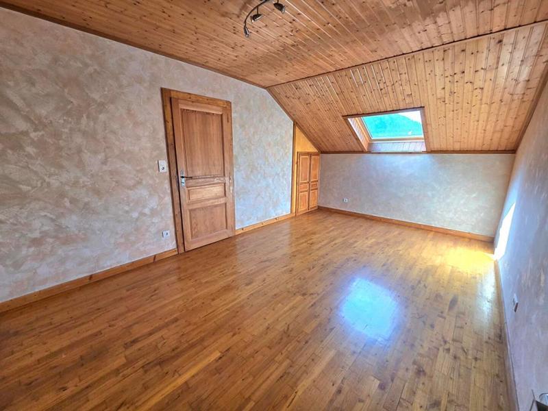 Maison - 205 m² - 9 pièces