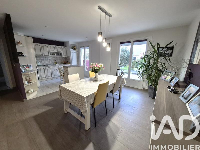 Maison - 92 m² - 5 pièces