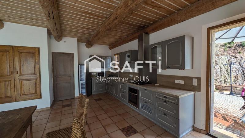 Maison - 232 m² - 8 pièces