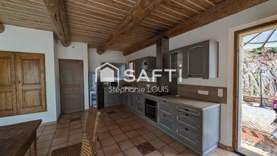 Maison - 232 m² - 8 pièces