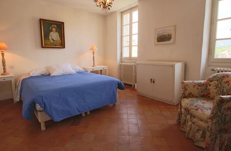 Maison - 300 m² - 9 pièces