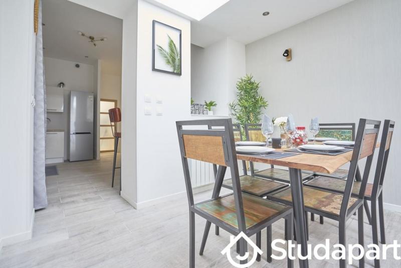 Chambre - 12 m² - 1 pièce