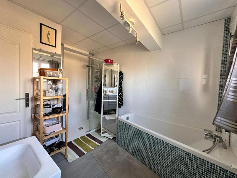 Maison - 99 m² - 5 pièces