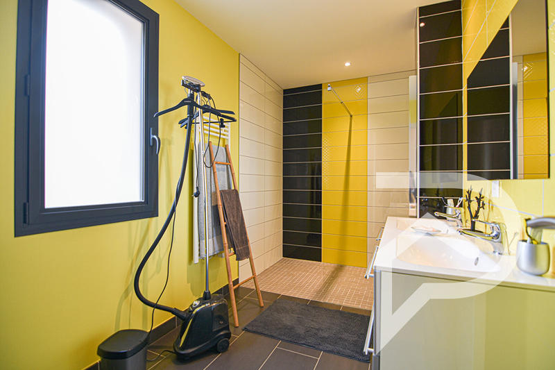 Maison - 105 m² - 4 pièces