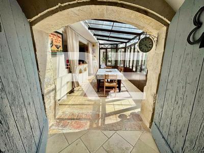 Propriété - 300 m² - 11 pièces