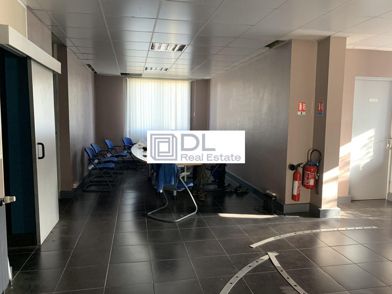 Entrepôt - 1 233 m²