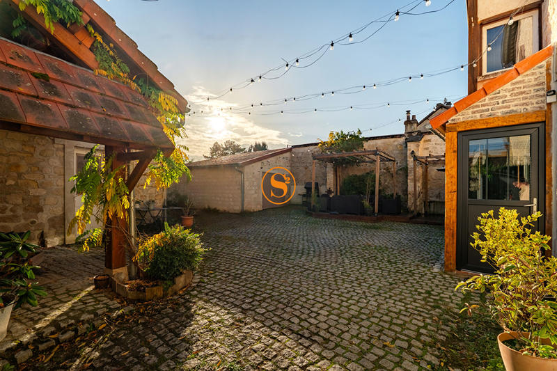 Maison - 183 m² - 7 pièces