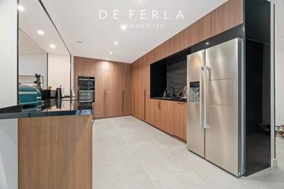 Loft - 244 m² - 6 pièces