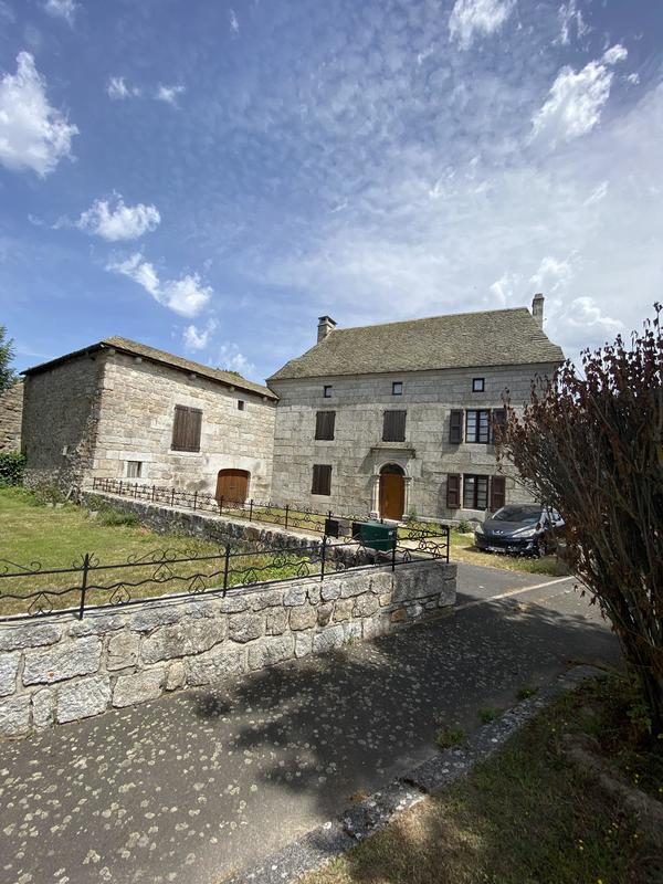 Corps de ferme - 100 m² - 5 pièces