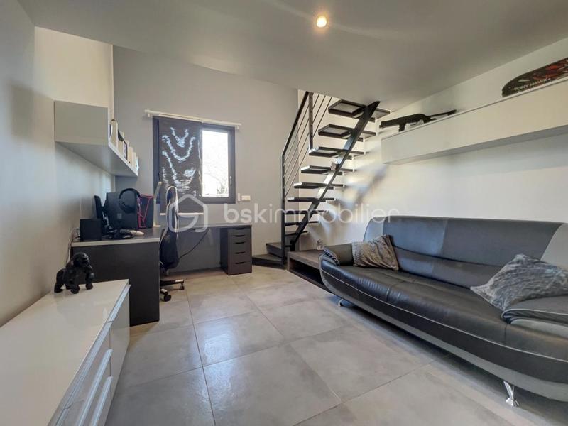 Maison - 180 m² - 6 pièces