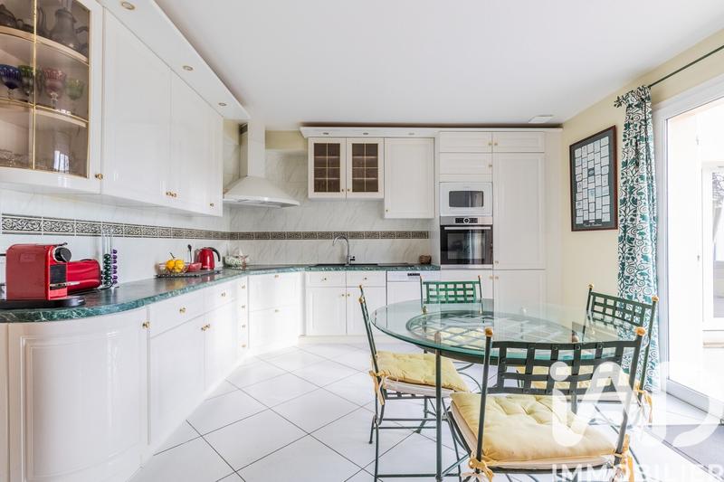 Maison de maîtres - 333 m² - 10 pièces