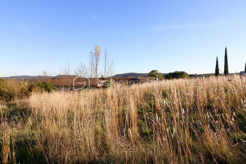 Terrain constructible - 750 m²