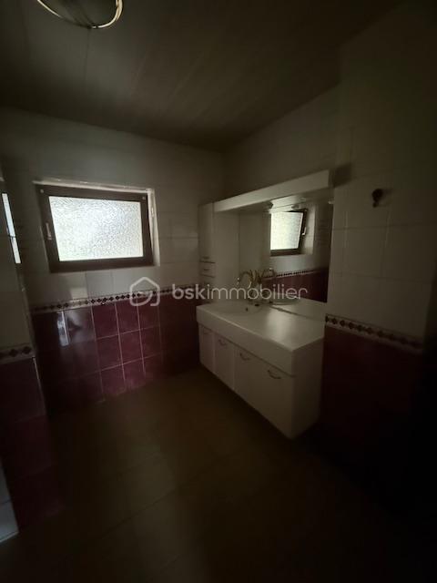 Demeure - 104 m² - 5 pièces