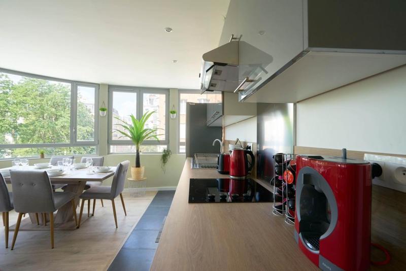 Appartement - 99 m² - 6 pièces