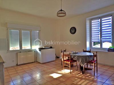 Maison - 284 m² - 10 pièces