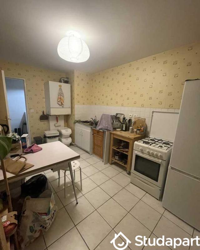 Chambre - 90 m² - 1 pièce