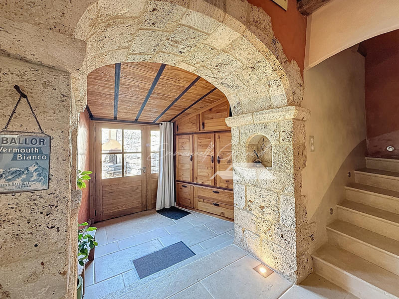 Maison - 197 m² - 7 pièces