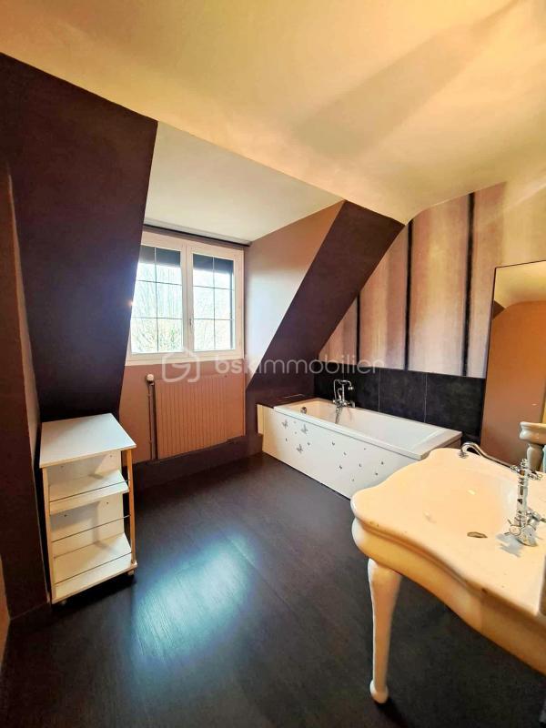 Maison - 191 m² - 8 pièces