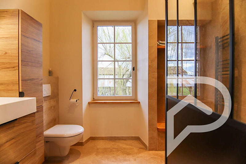 Maison - 215 m² - 8 pièces