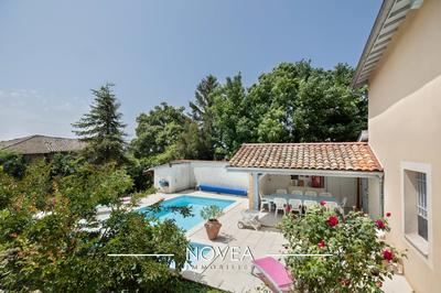 Maison ancienne - 210 m² - 5 pièces