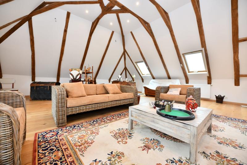 Maison - 302 m² - 8 pièces